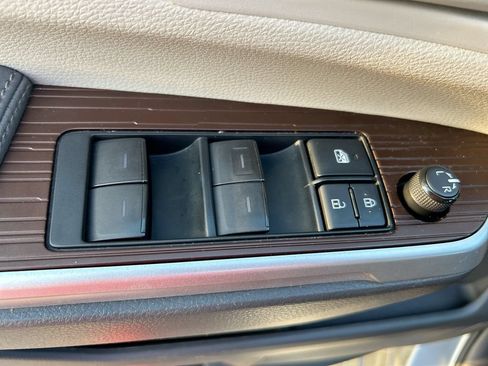 Used 2021 Toyota Sienna LE FWD image 13