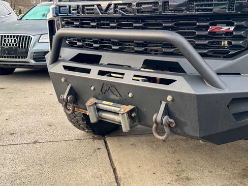 Used 2019 Chevrolet Silverado 1500 Custom Trail Boss w/ Custom Convenience Package image 9