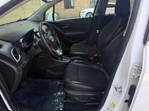 Used 2018 Chevrolet Trax LT w/ LT Convenience Package AWD/4WD image 6