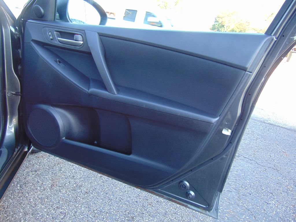 Used 2011 MAZDA MAZDA3 i Touring FWD image 23