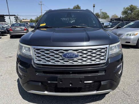 Used 2017 Ford Explorer Platinum AWD/4WD image 3