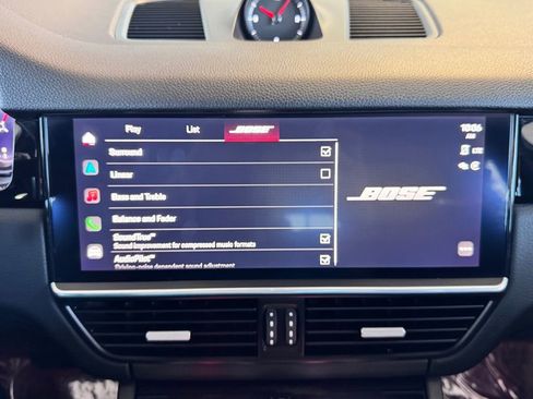 Used 2023 Porsche Cayenne Platinum Edition image 54