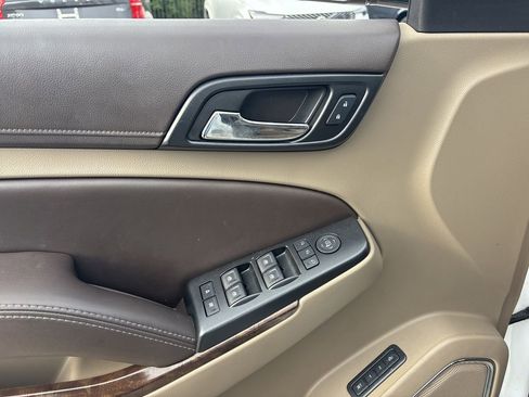 Used 2016 Chevrolet Suburban LT image 16