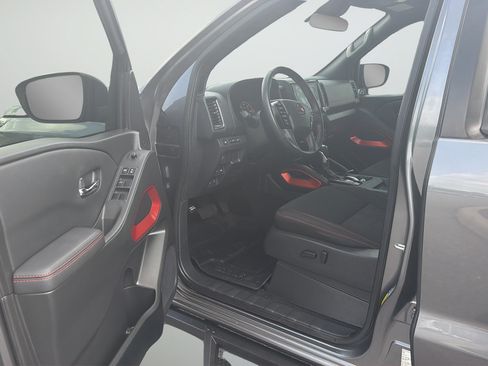Certified 2022 Nissan Frontier PRO-4X w/ Technology Package AWD/4WD image 25