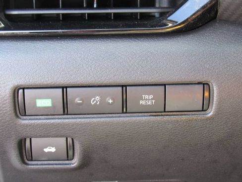 Used 2025 Nissan Sentra SV FWD image 23