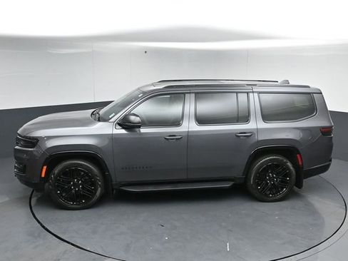 Used 2023 Jeep Wagoneer Series II AWD/4WD image 49