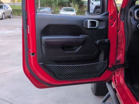 Used 2018 Jeep Wrangler Unlimited Sport AWD/4WD image 7