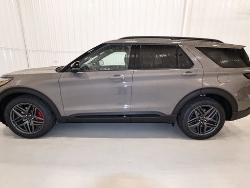 New 2026 Ford Explorer ST w/ Sun And Sound Package image 5