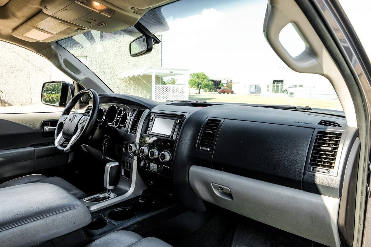 Used 2015 Toyota Sequoia Limited AWD/4WD image 19