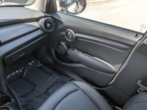 Used 2021 MINI Cooper 4-Door Hardtop w/ Storage Package FWD image 17