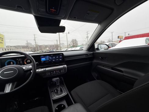 Used 2025 Hyundai Kona SEL image 35
