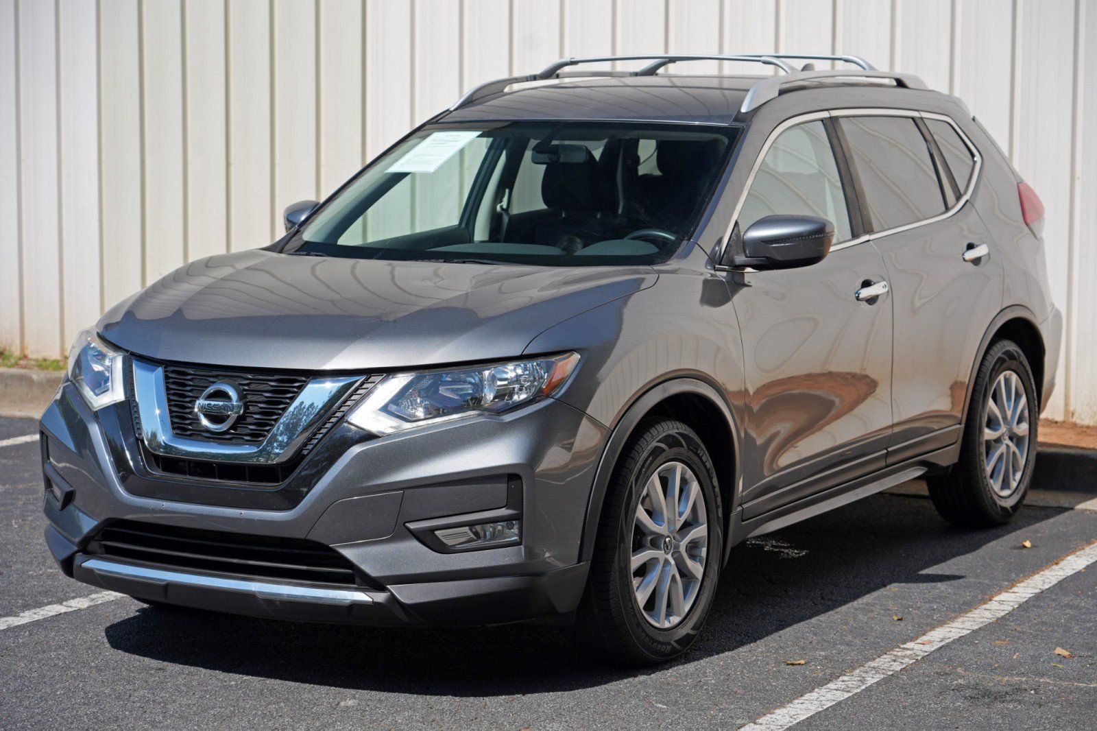 Used 2017 Nissan Rogue SV FWD image 40