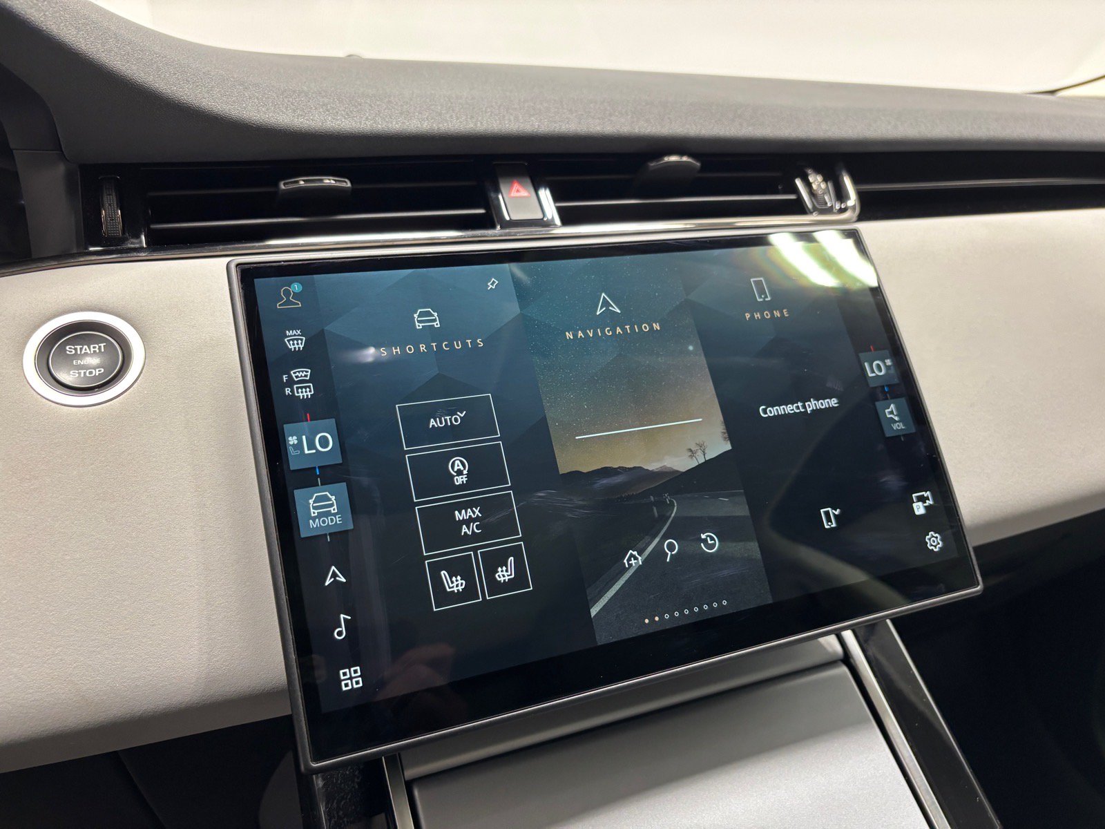 New 2024 Land Rover Range Rover Evoque S AWD/4WD image 16
