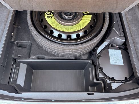 Used 2019 Audi e-tron Premium Plus image 30