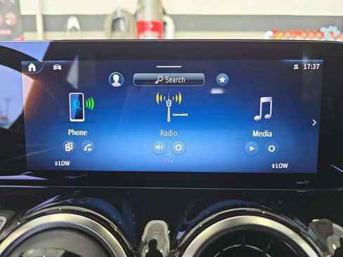 New 2026 Mercedes-Benz GLB 250 image 22