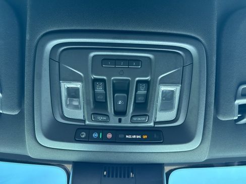Used 2024 GMC Sierra 3500 AT4 w/ Technology Package AWD/4WD image 31