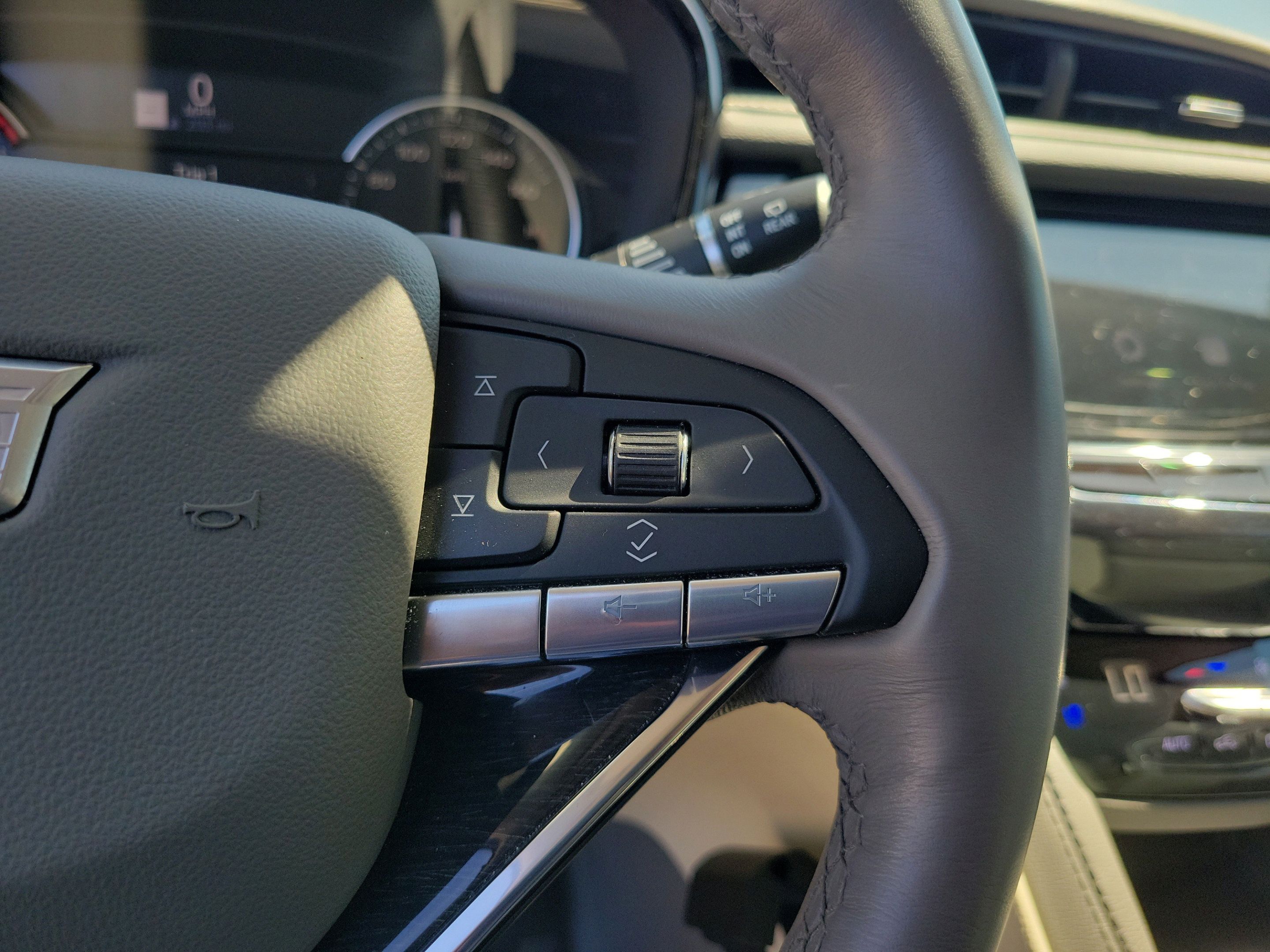 Used 2024 Cadillac XT6 Premium Luxury FWD image 23