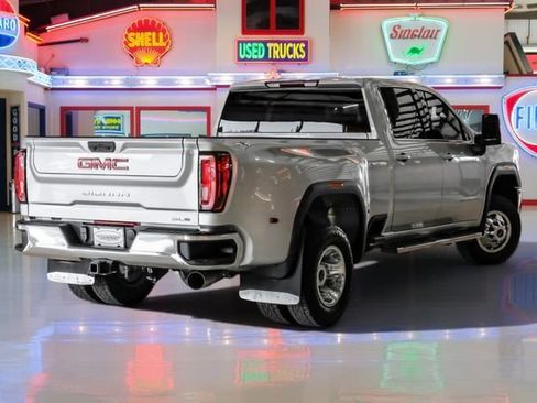Used 2022 GMC Sierra 3500 SLE AWD/4WD image 3