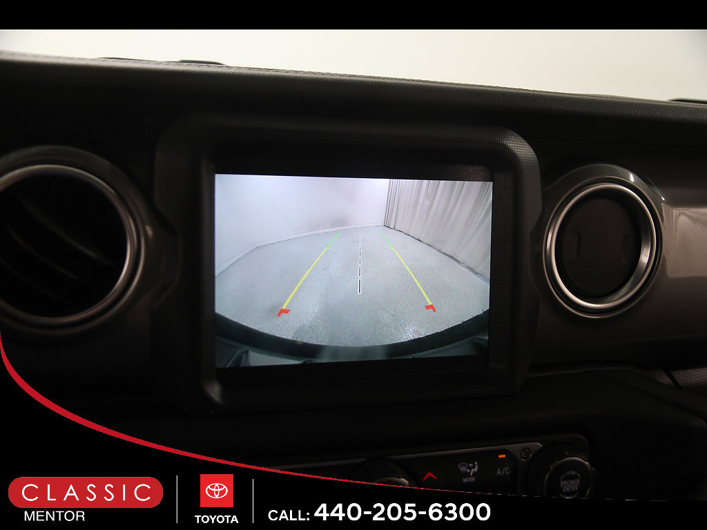 Used 2019 Jeep Wrangler Unlimited Sahara AWD/4WD image 16