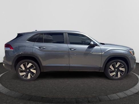 Used 2024 Volkswagen Atlas Cross Sport SE FWD image 4
