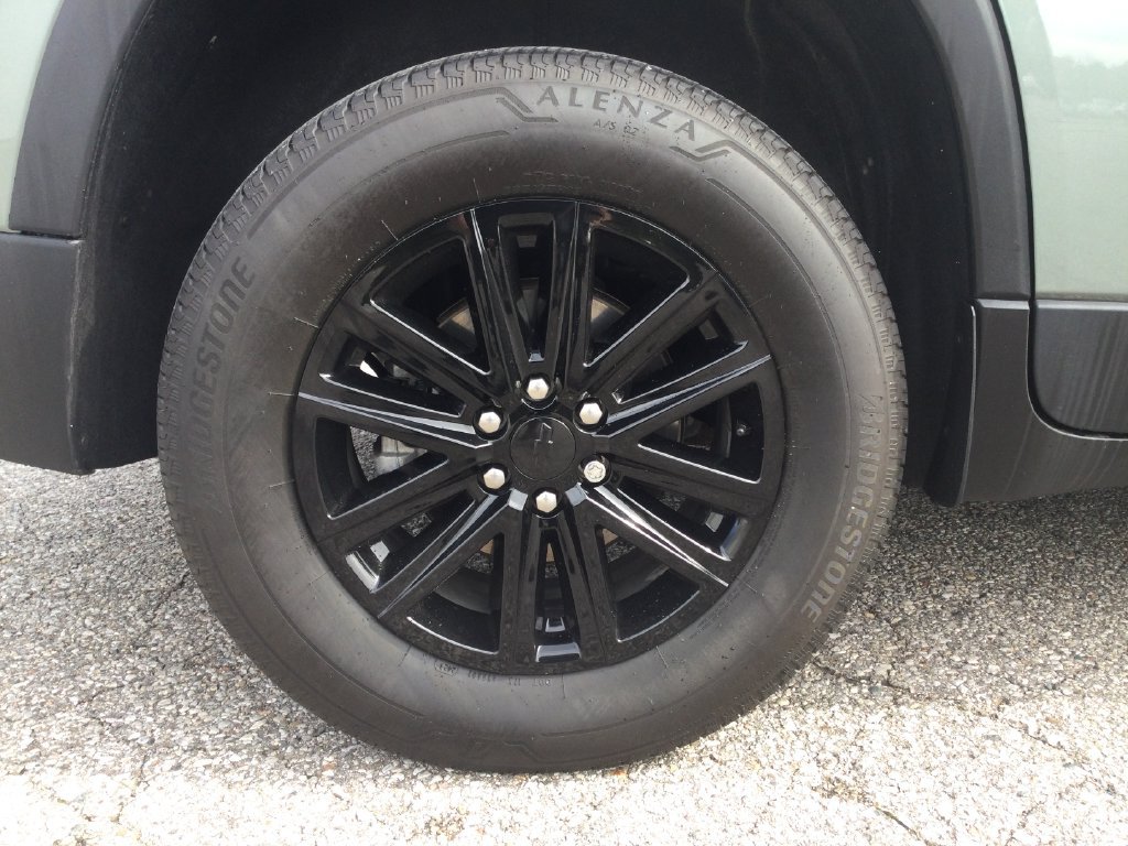 Used 2023 Chevrolet Traverse LT FWD image 9
