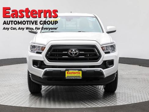 Used 2022 Toyota Tacoma SR w/ SR Convenience Package image 2