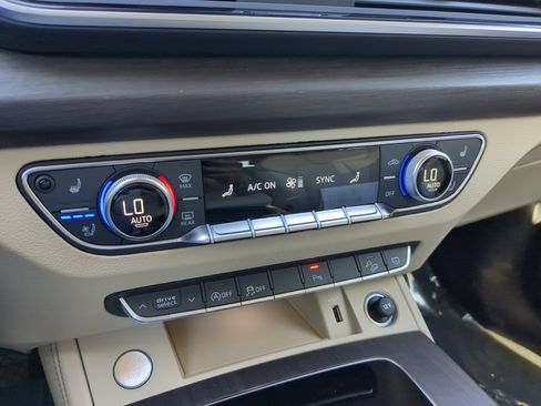 Certified 2025 Audi Q5 2.0T Premium Plus image 30