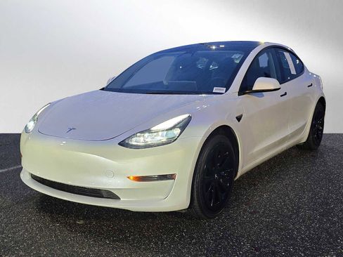 Used 2023 Tesla Model 3 Standard Range image 7