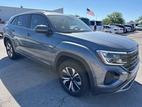Certified 2025 Volkswagen Atlas Cross Sport SE AWD/4WD image 9