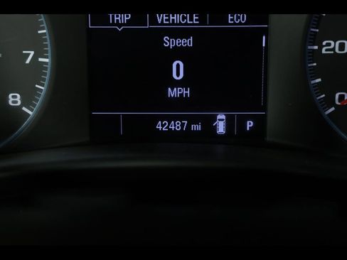 Used 2023 Chevrolet Equinox LS image 24