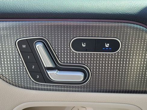 Certified 2022 Mercedes-Benz GLB 250 image 25