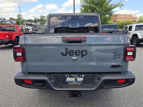 New 2025 Jeep Gladiator Willys image 14