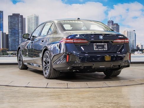 Used 2025 BMW i5 M60 w/ Premium Package image 9