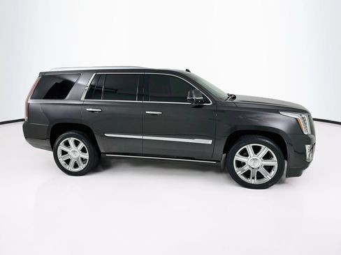 Used 2016 Cadillac Escalade Premium AWD/4WD image 9