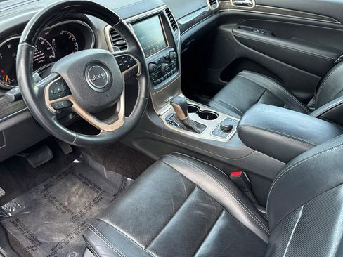 Used 2017 Jeep Grand Cherokee Overland image 13