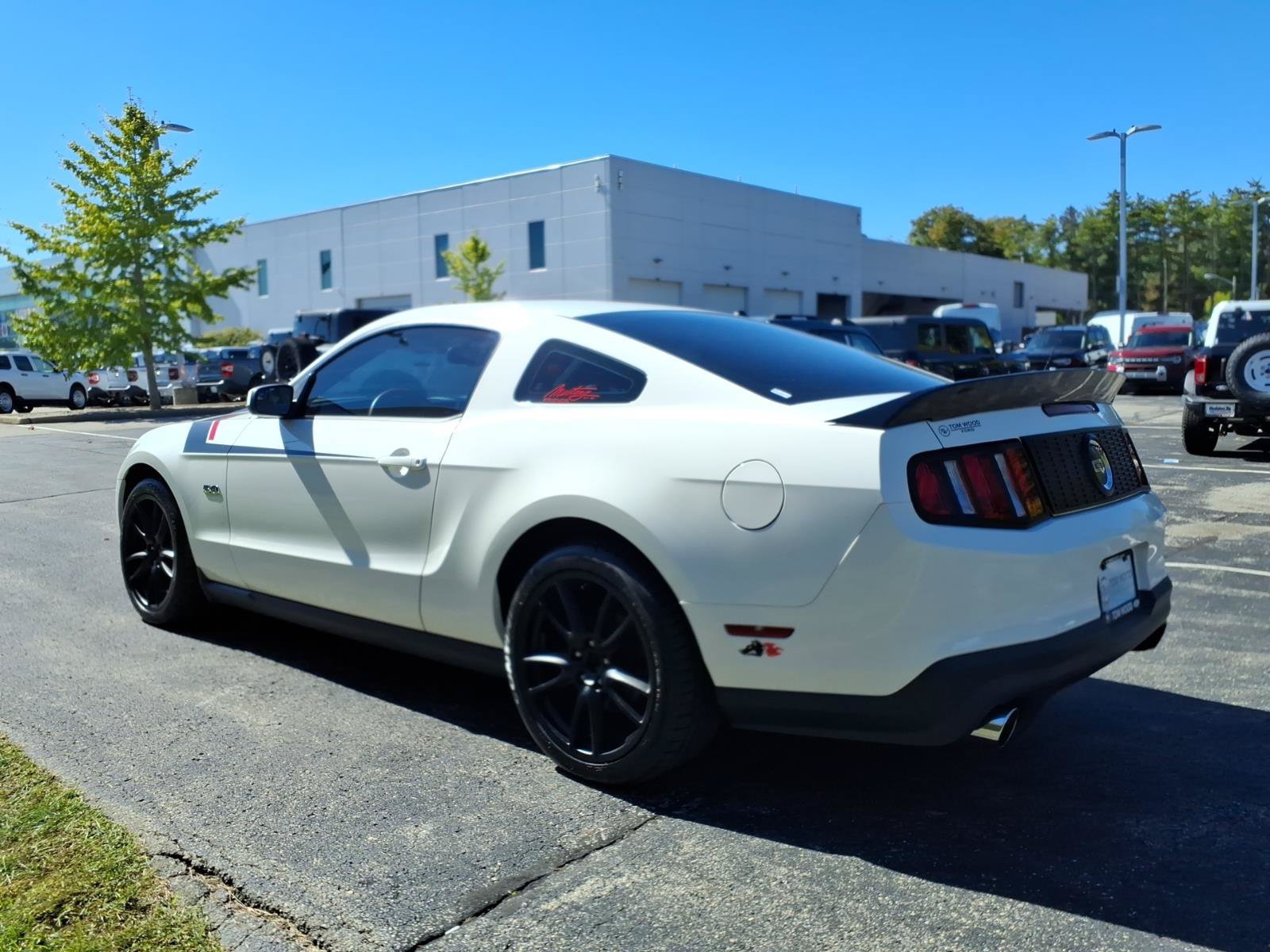 Used 2011 Ford Mustang GT Premium w/ Brembo Brake Pkg RWD image 7