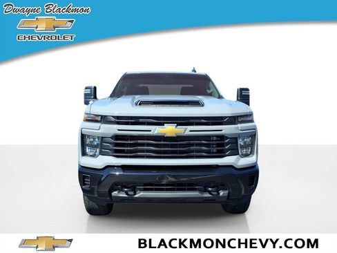 Used 2025 Chevrolet Silverado 2500 Custom w/ Z71 Off-Road Package AWD/4WD image 8