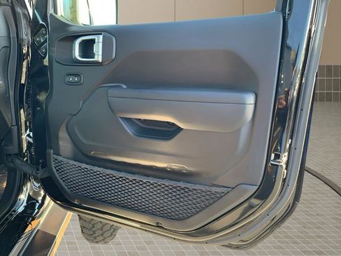 Used 2023 Jeep Gladiator Willys image 54