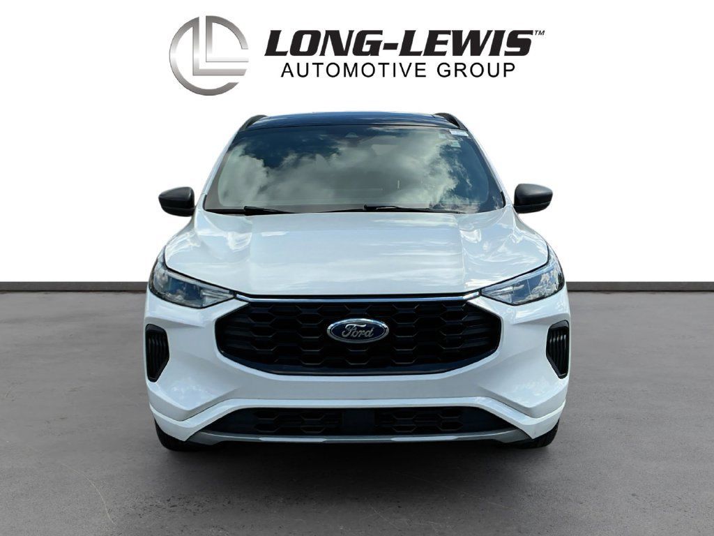 Used 2024 Ford Escape ST-Line w/ Tech Pack #1 FWD image 11
