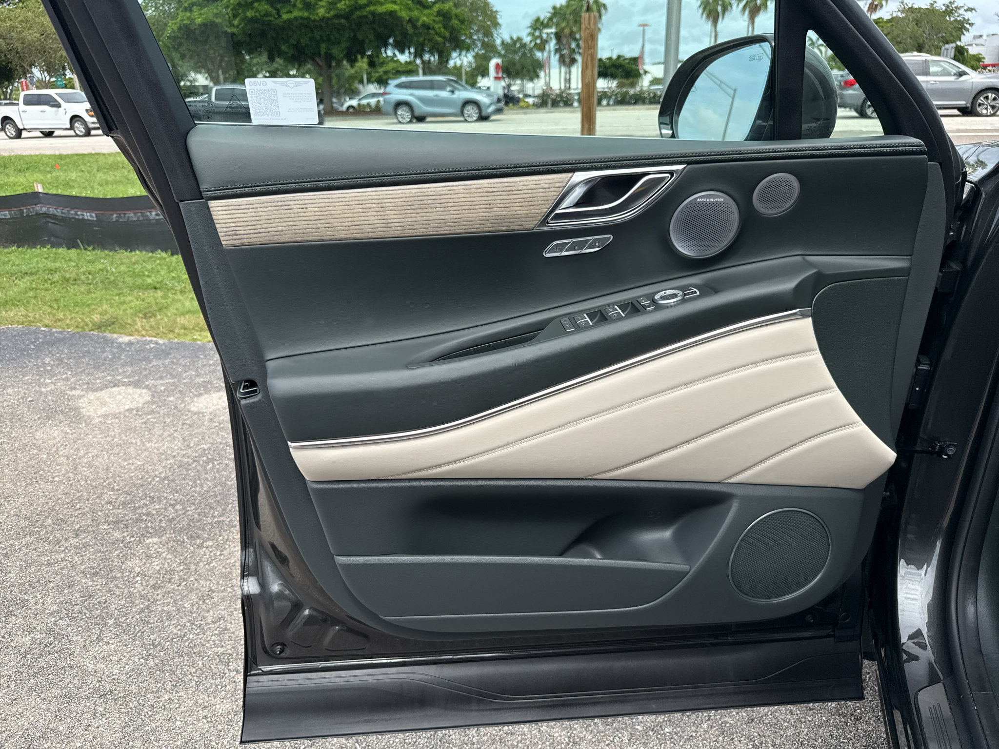 Certified 2025 Genesis GV80 3.5T Prestige AWD/4WD image 30