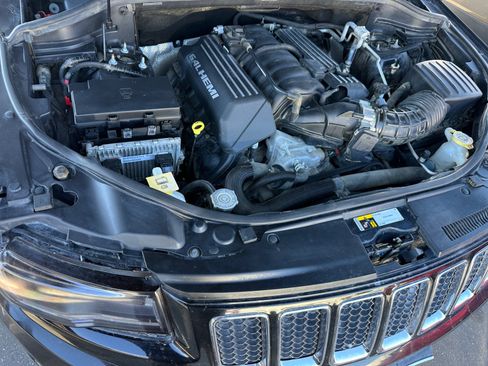Used 2015 Jeep Grand Cherokee SRT AWD/4WD image 28