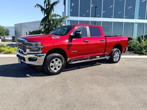 Used 2026 RAM 2500 Big Horn AWD/4WD image 3