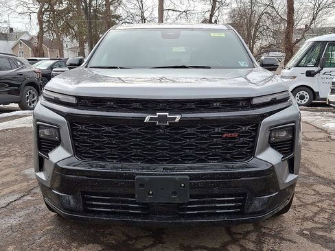 Used 2024 Chevrolet Traverse RS image 2