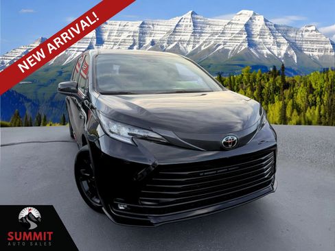 Used 2026 Toyota Sienna XLE Woodland Edition AWD/4WD image 1