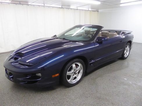 Used 2001 Pontiac Firebird Trans Am image 3