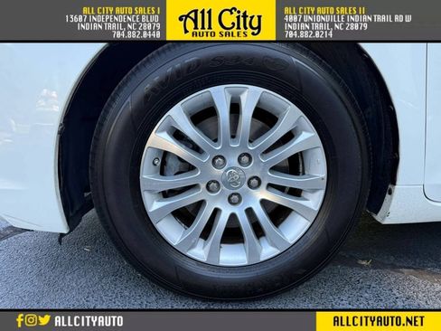 Used 2015 Toyota Sienna XLE Premium FWD image 39