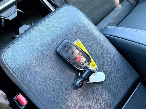 Used 2025 Toyota 4Runner TRD Off-Road Premium image 15