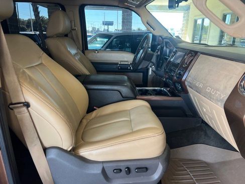 Used 2011 Ford F350 Lariat w/ Lariat Interior Pkg image 30