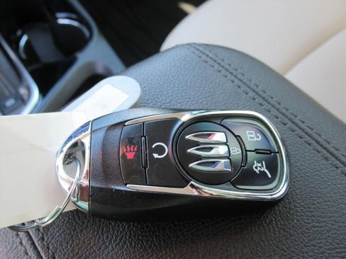 Used 2025 Buick Encore GX Avenir w/ Avenir Technology Package image 29