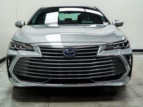 Used 2021 Toyota Avalon XLE w/ Moonroof Package image 7